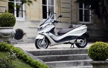 2012 Piaggio X10 350 Review - Motorcycle.com