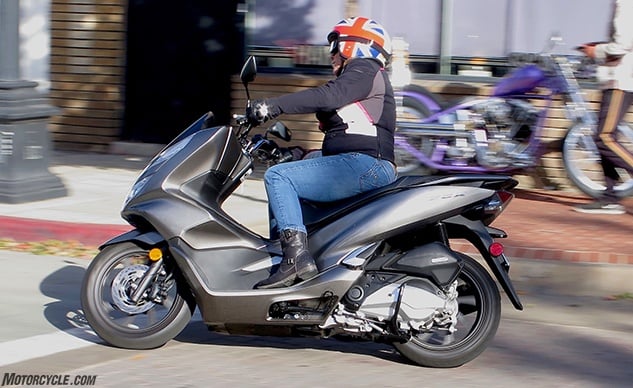 2019 Honda PCX150 Review