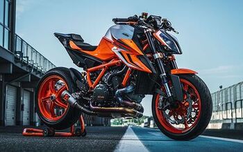 2022 KTM 1290 Super Duke R EVO First Look