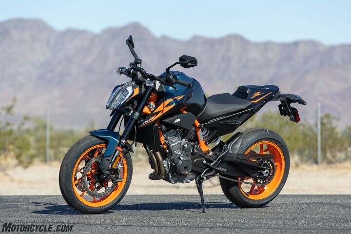 If you want to be the king of the middleweight naked bike crop, you have to go through the KTM 890 Duke R first. 