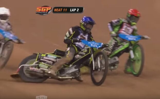 Awe-inspiring Battle On Speedway Bikes!