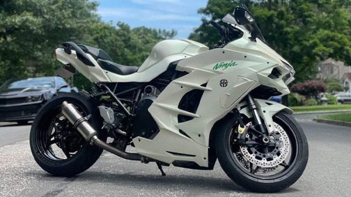 Friday Forum Foraging: Kawasaki H2 *Mechanic's Special*