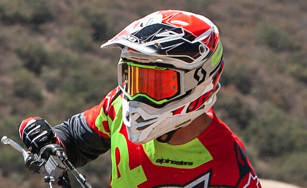 MO Tested: Shoei VFX-EVO Helmet Review