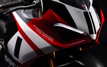 2025 Ducati Panigale V2 Superquadro Final Edition Gallery